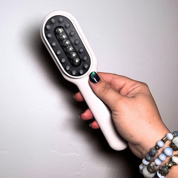 3-N-1 Red/Blue Light Scalp Massage Comb